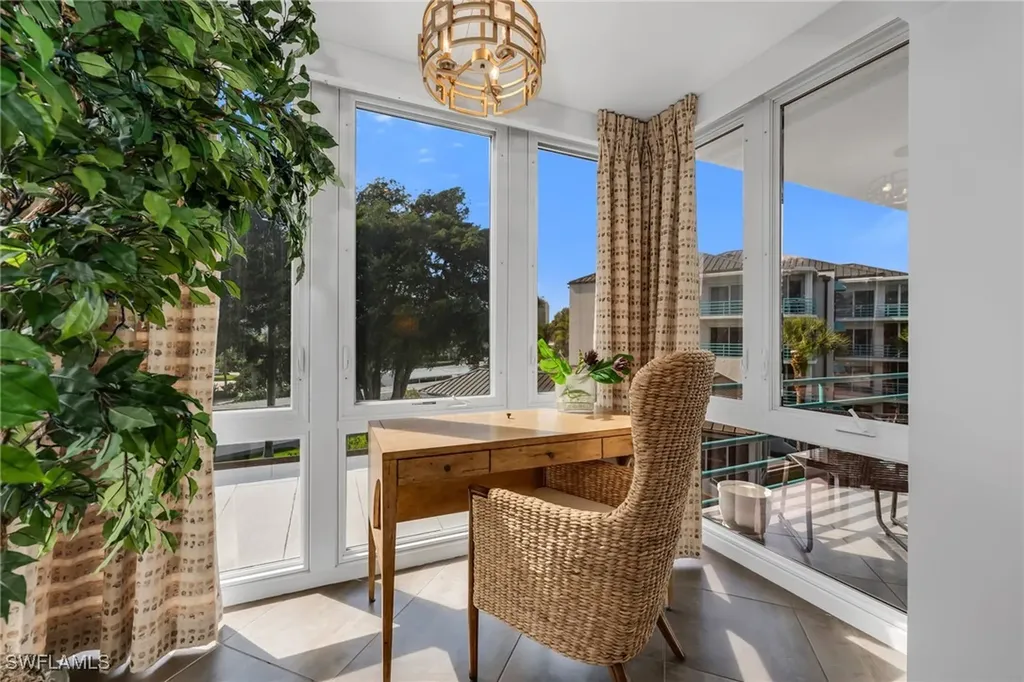 355 Park Shore Drive Naples FL 34103