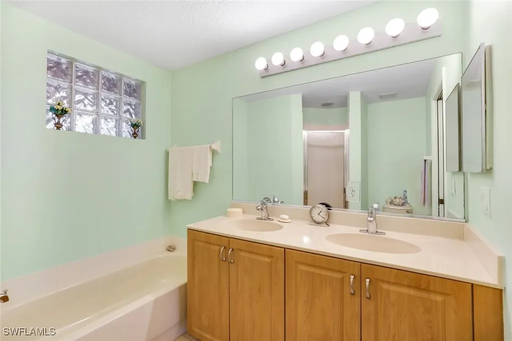 6930 Huntington Lakes Circle Naples FL 34119
