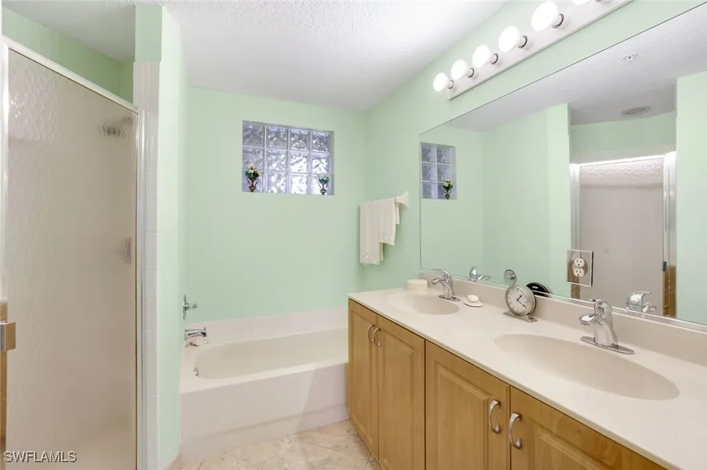 6930 Huntington Lakes Circle Naples FL 34119