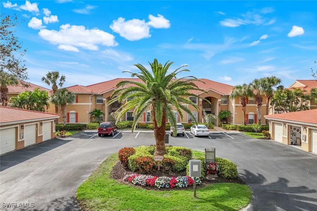 6930 Huntington Lakes Circle Naples FL 34119