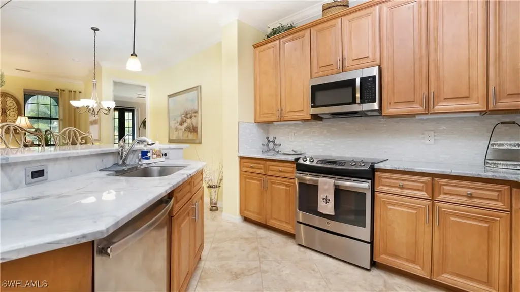 9066 Albion Lane N Naples FL 34113