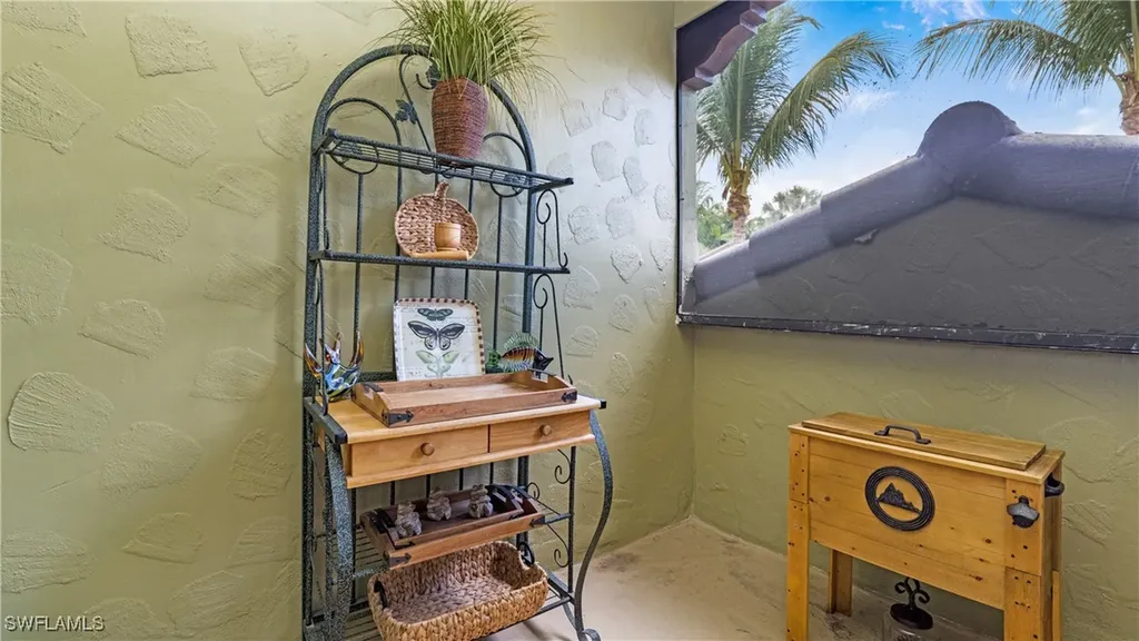 9066 Albion Lane N Naples FL 34113