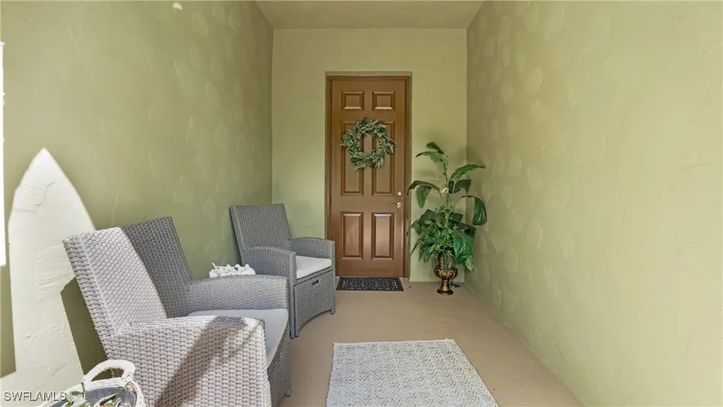 9066 Albion Lane N Naples FL 34113