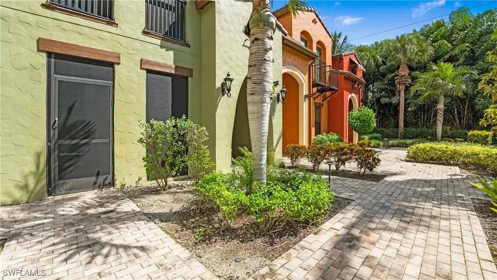 9066 Albion Lane N Naples FL 34113