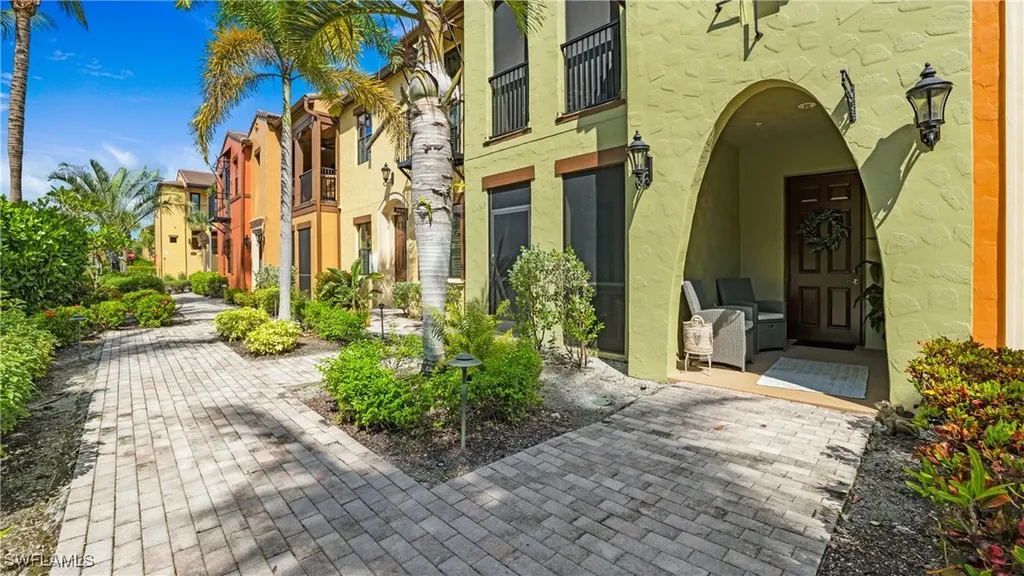 9066 Albion Lane N Naples FL 34113