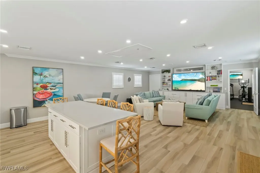 3483 Gulf Shore Boulevard N Naples FL 34103