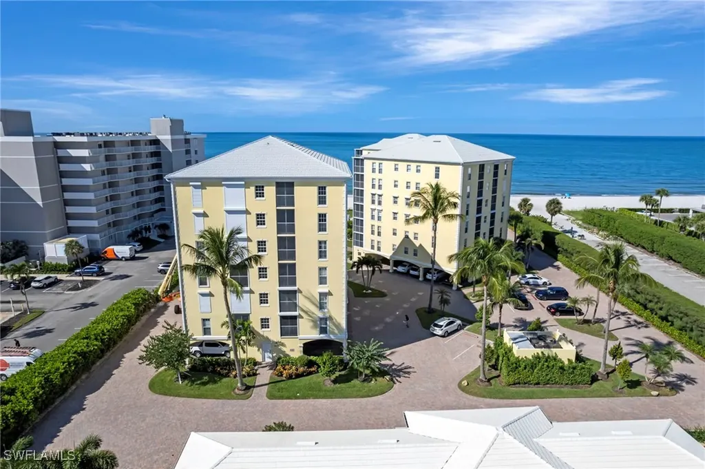 3483 Gulf Shore Boulevard N Naples FL 34103