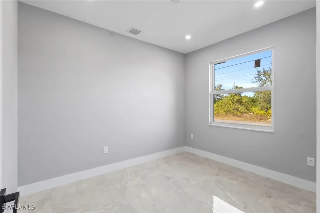 3307 6th SW Lehigh Acres FL 33976