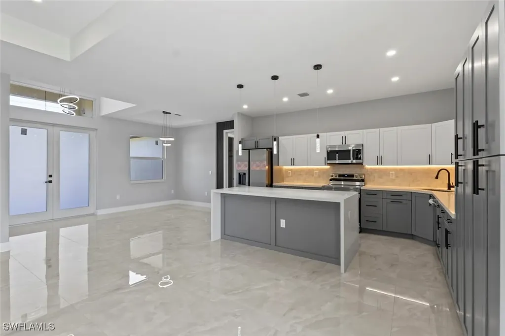 3307 6th SW Lehigh Acres FL 33976