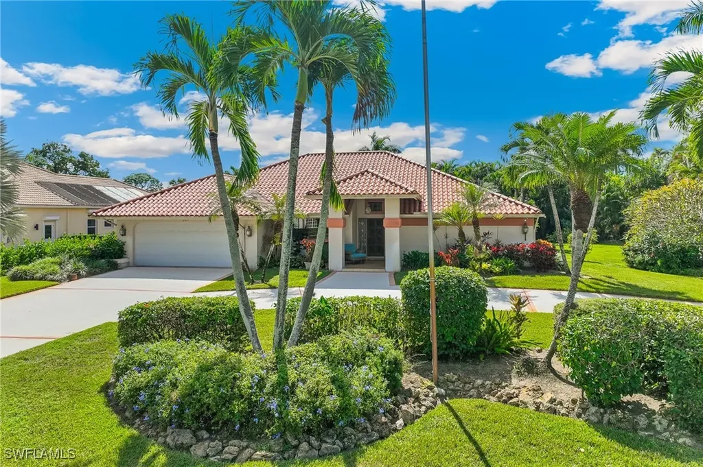 205 Muirfield Circle Naples FL 34113