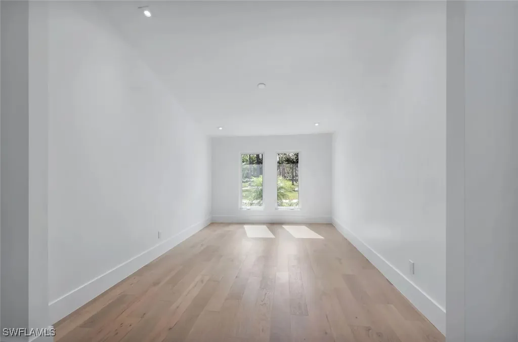 5253 Sycamore Drive Naples FL 34119