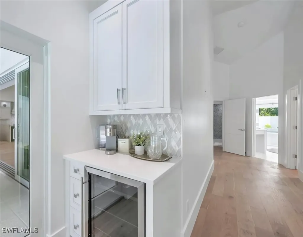 5253 Sycamore Drive Naples FL 34119