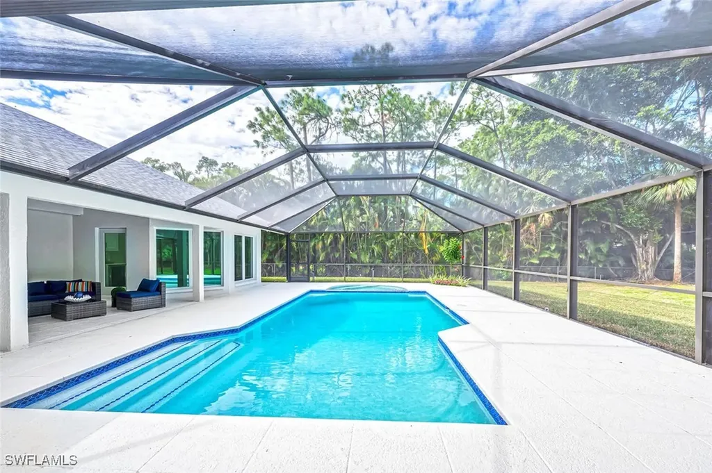 5253 Sycamore Drive Naples FL 34119