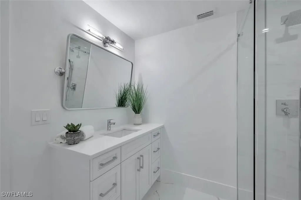 5253 Sycamore Drive Naples FL 34119