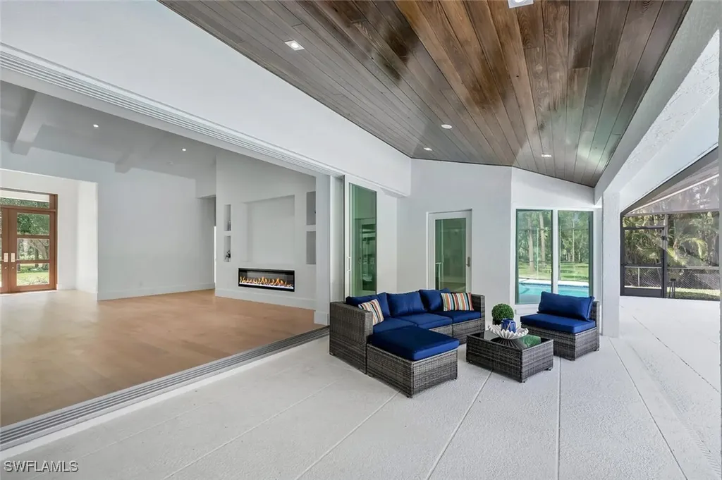 5253 Sycamore Drive Naples FL 34119