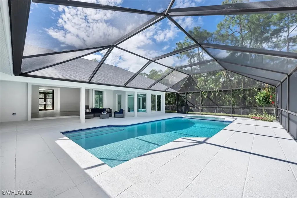 5253 Sycamore Drive Naples FL 34119