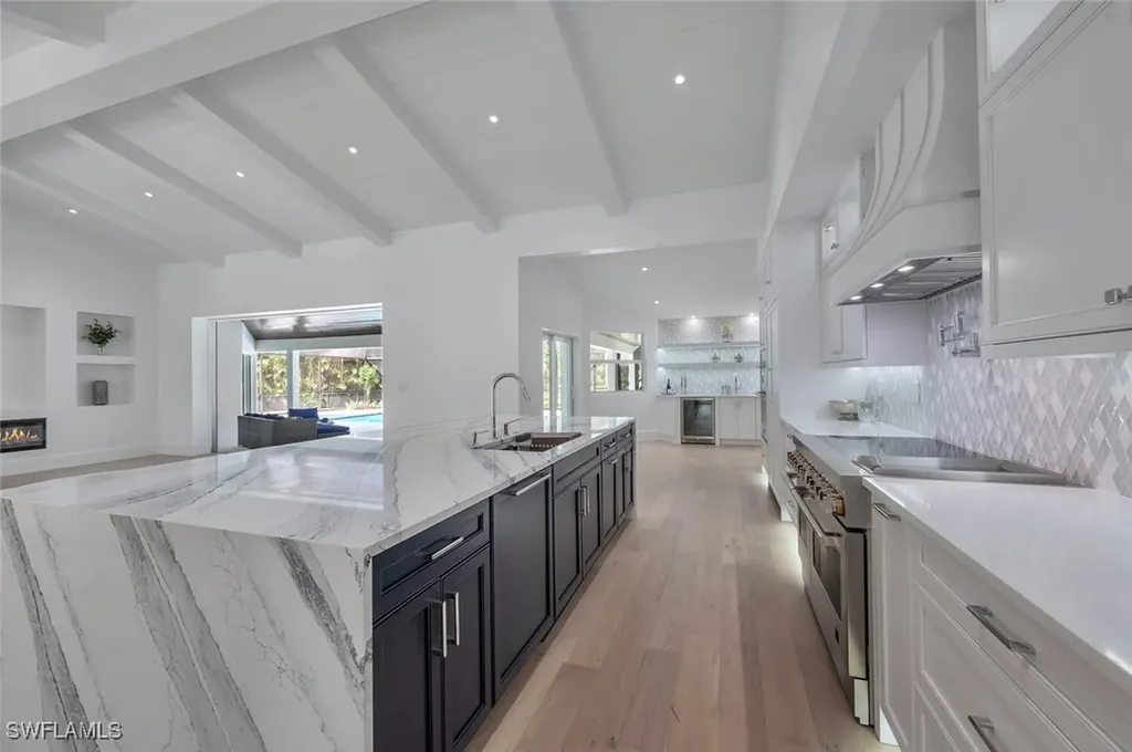 5253 Sycamore Drive Naples FL 34119