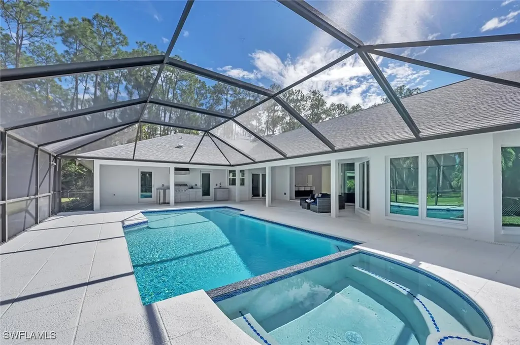 5253 Sycamore Drive Naples FL 34119