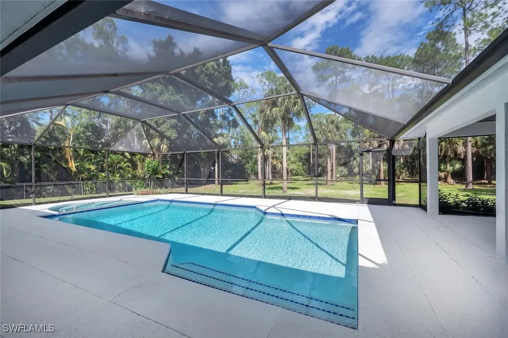 5253 Sycamore Drive Naples FL 34119