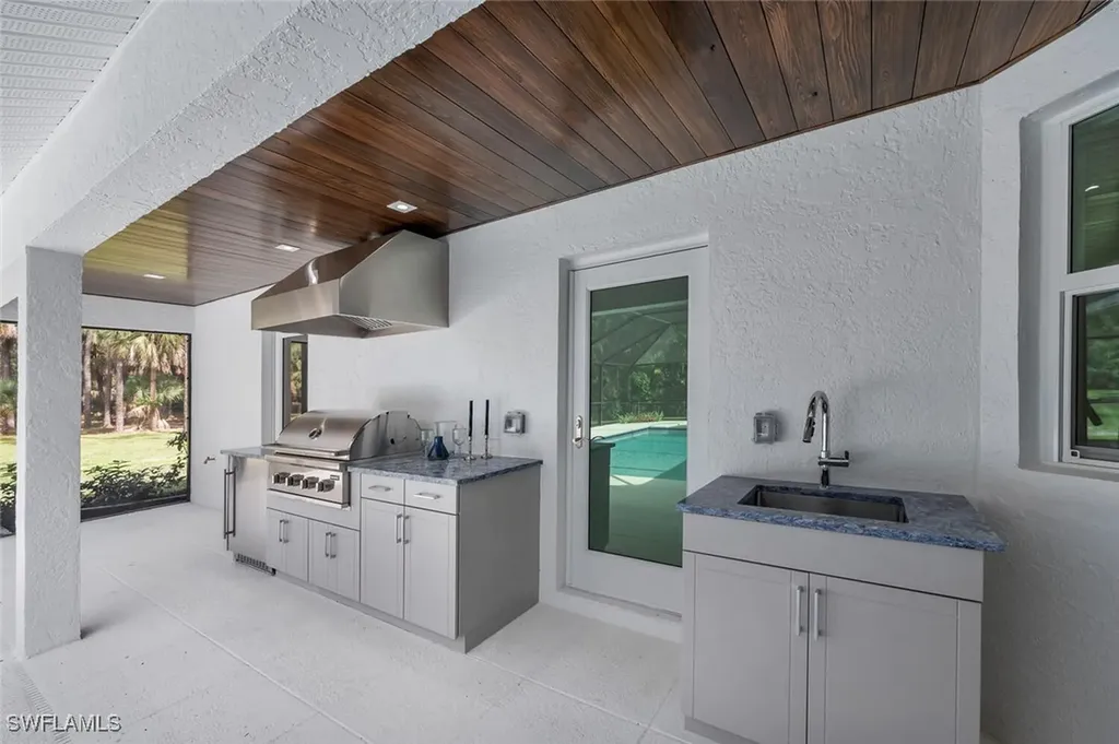 5253 Sycamore Drive Naples FL 34119