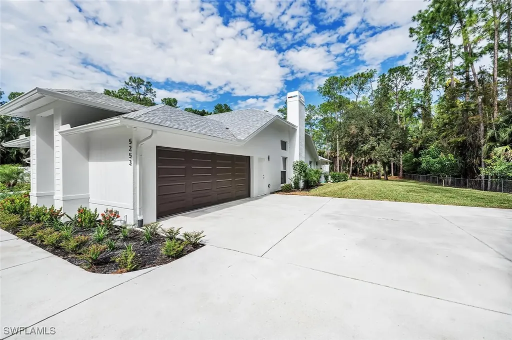 5253 Sycamore Drive Naples FL 34119