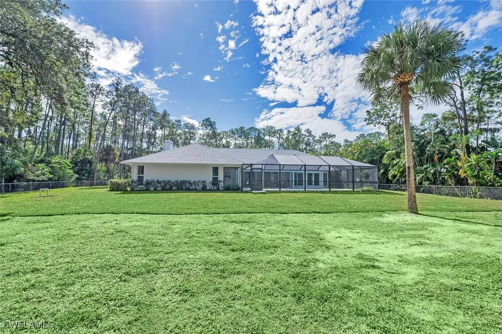 5253 Sycamore Drive Naples FL 34119