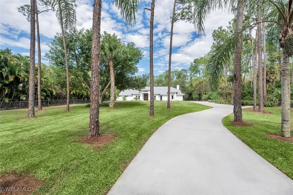 5253 Sycamore Drive Naples FL 34119
