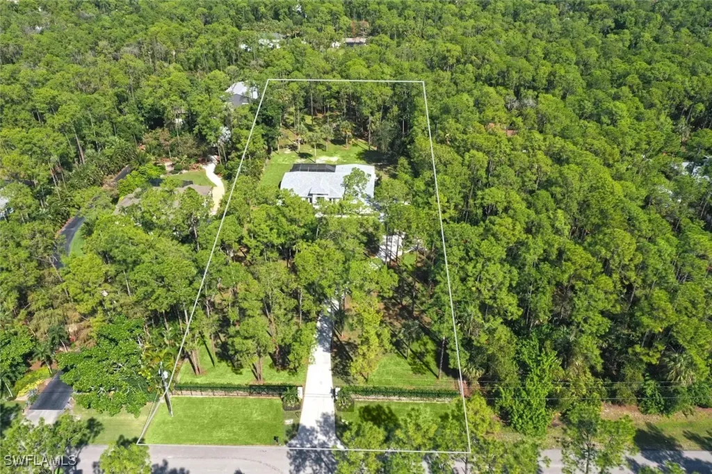 5253 Sycamore Drive Naples FL 34119