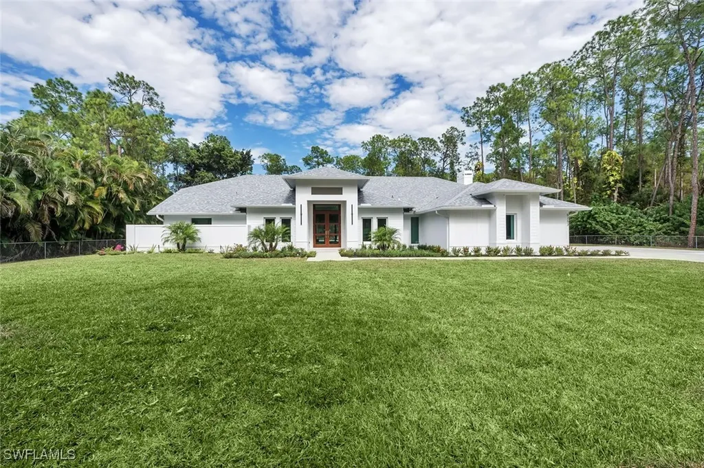5253 Sycamore Drive Naples FL 34119