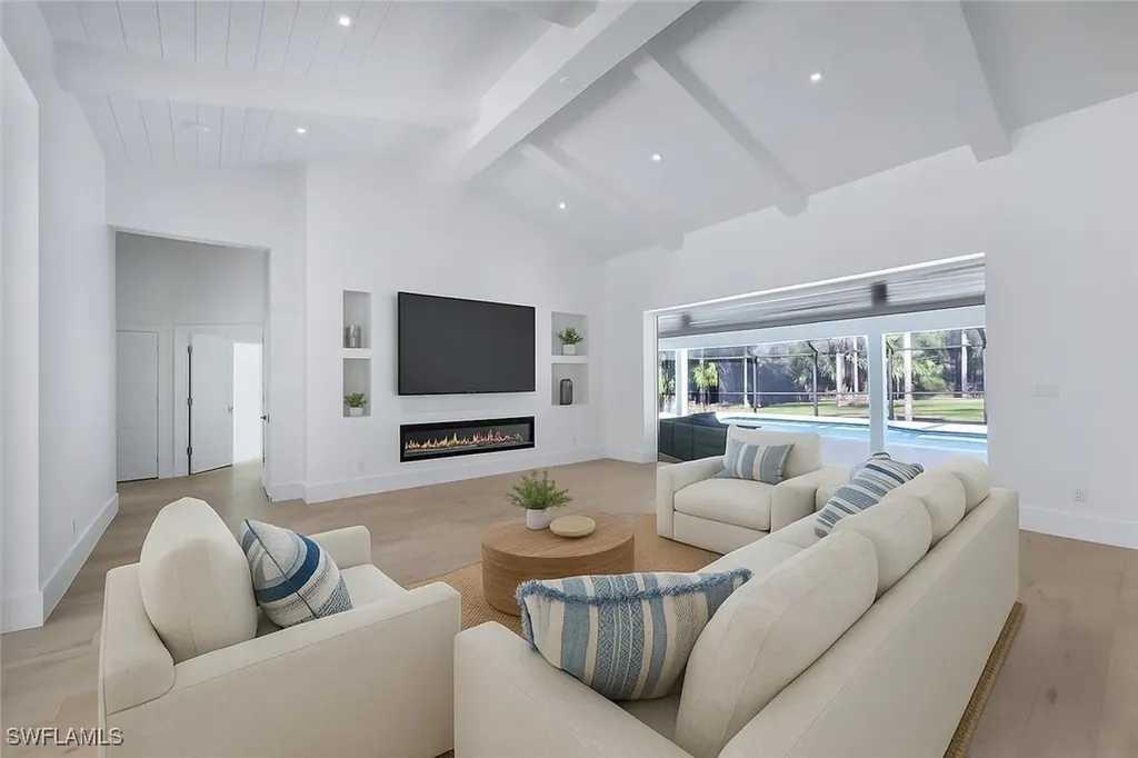 5253 Sycamore Drive Naples FL 34119