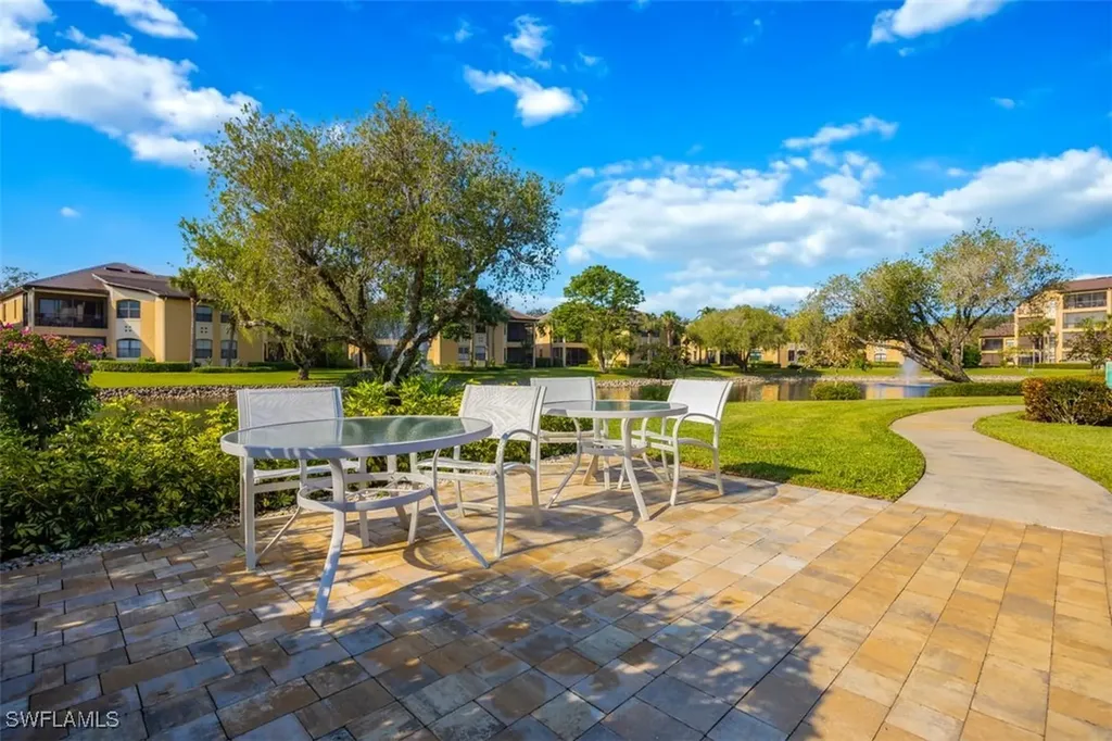 200 Vintage Circle Naples FL 34119