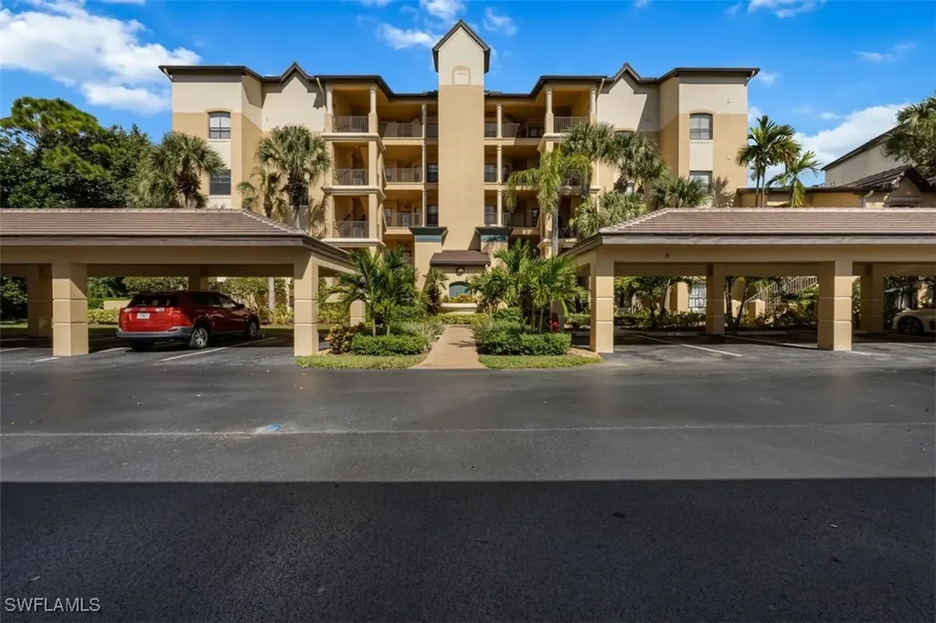 200 Vintage Circle Naples FL 34119