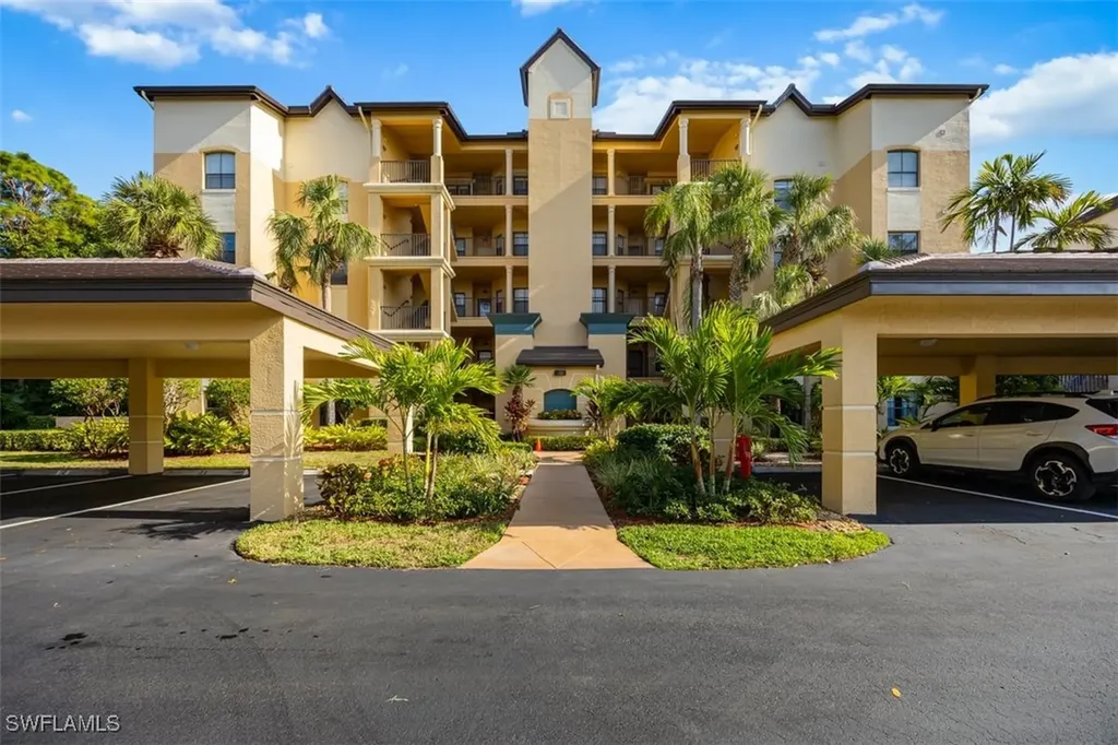 200 Vintage Circle Naples FL 34119