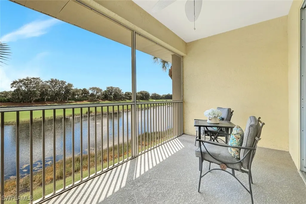 2300 Carrington Court Naples FL 34109