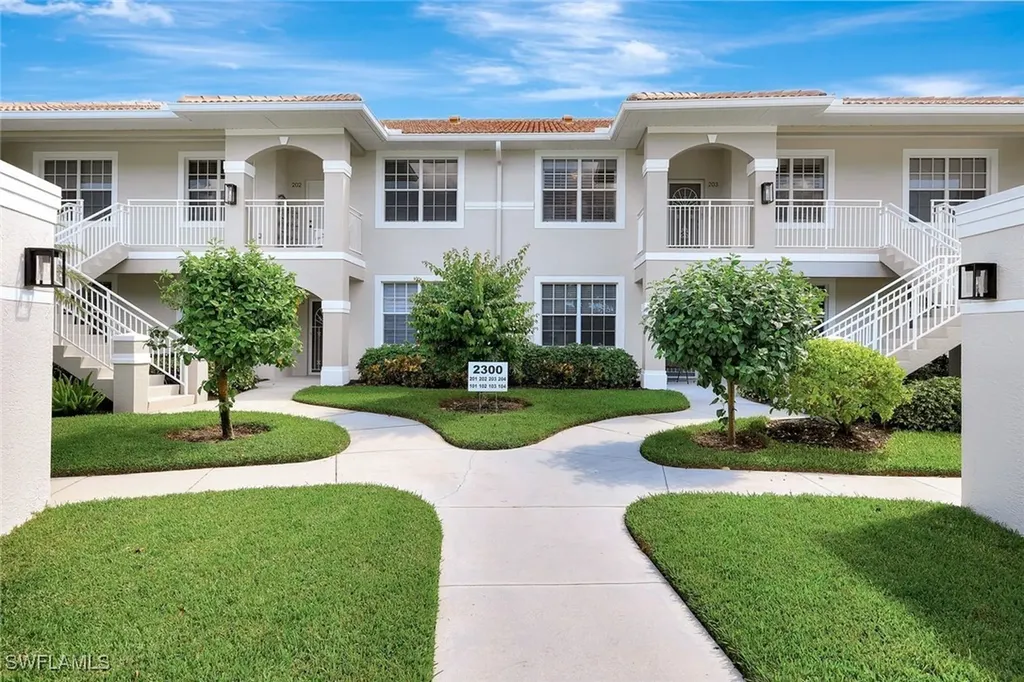 2300 Carrington Court Naples FL 34109