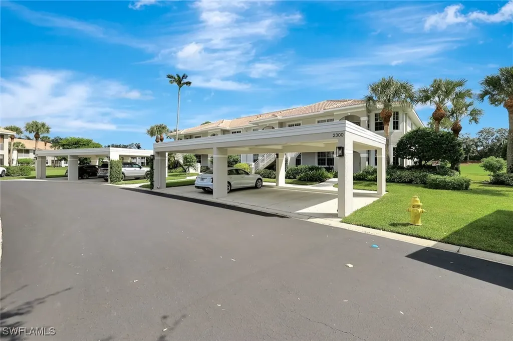 2300 Carrington Court Naples FL 34109