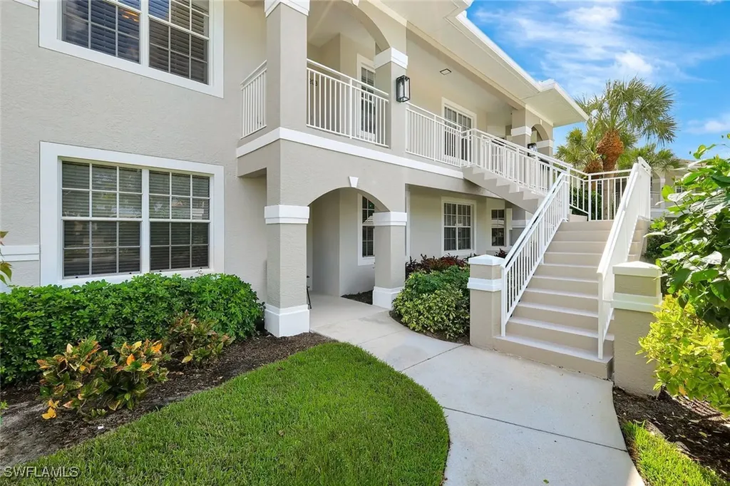 2300 Carrington Court Naples FL 34109