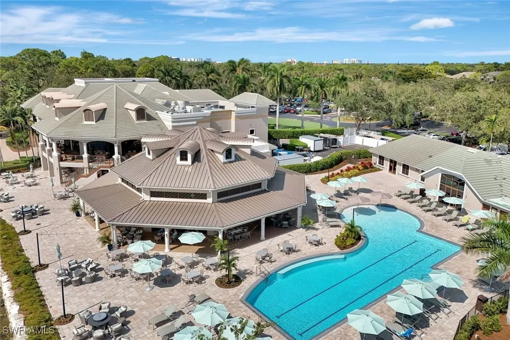 2300 Carrington Court Naples FL 34109