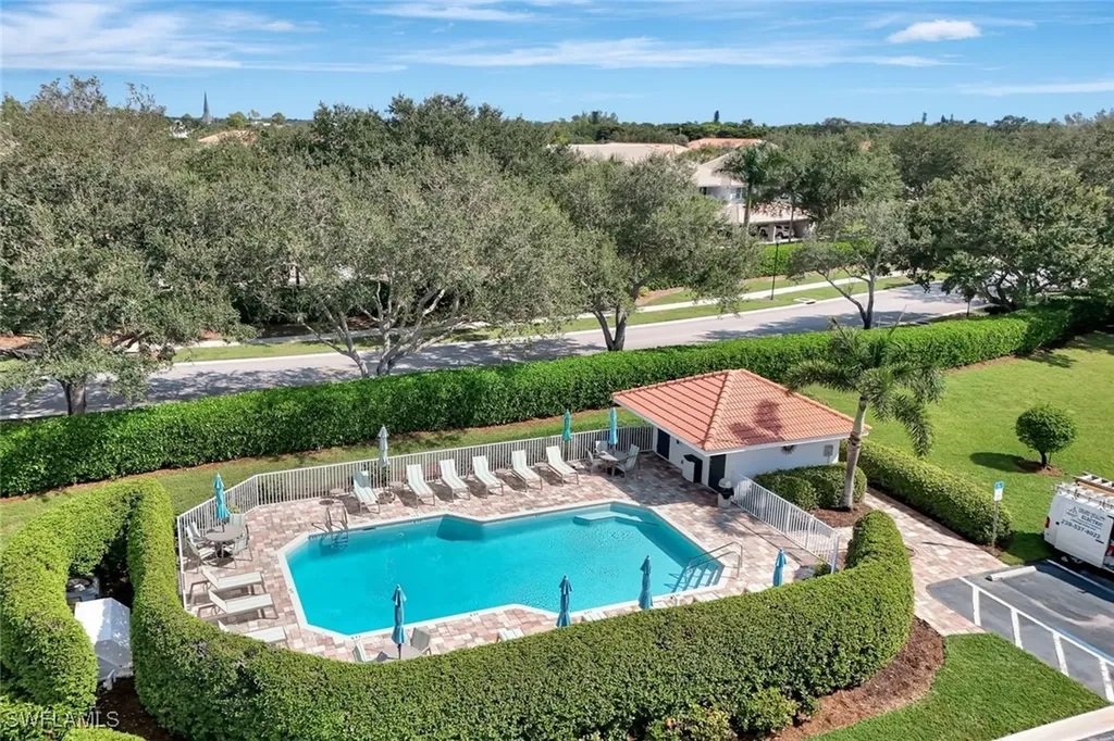 2300 Carrington Court Naples FL 34109