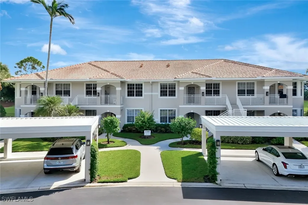 2300 Carrington Court Naples FL 34109