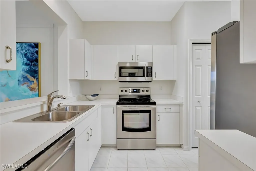 2300 Carrington Court Naples FL 34109