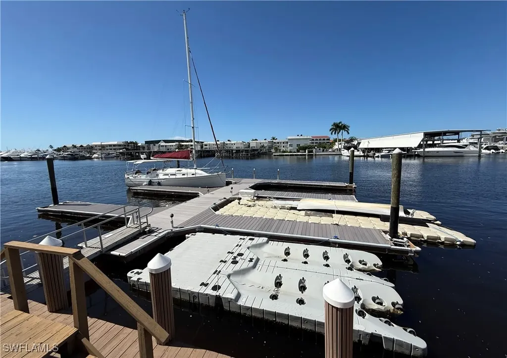 800 River Point Drive Naples FL 34102
