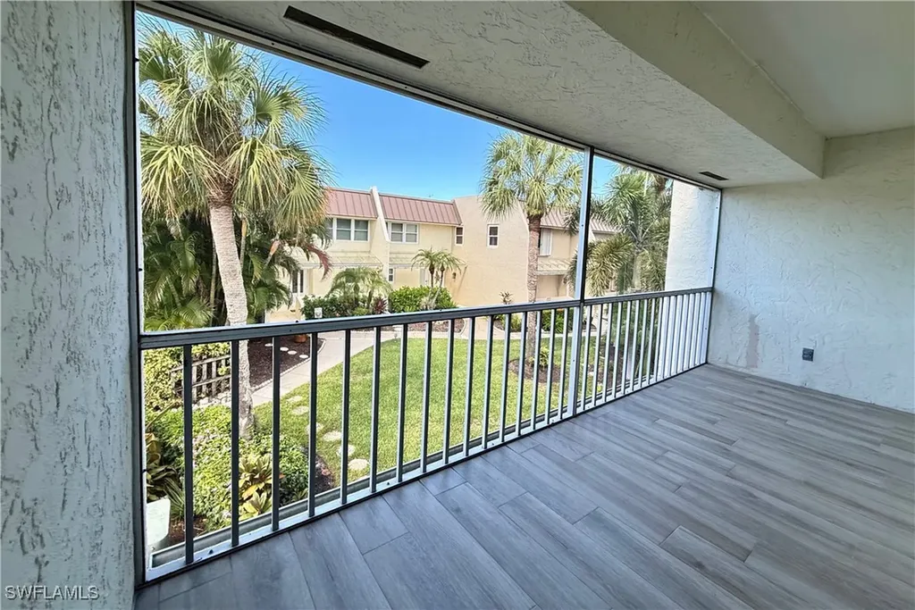 800 River Point Drive Naples FL 34102