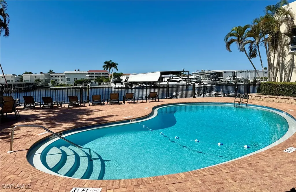 800 River Point Drive Naples FL 34102