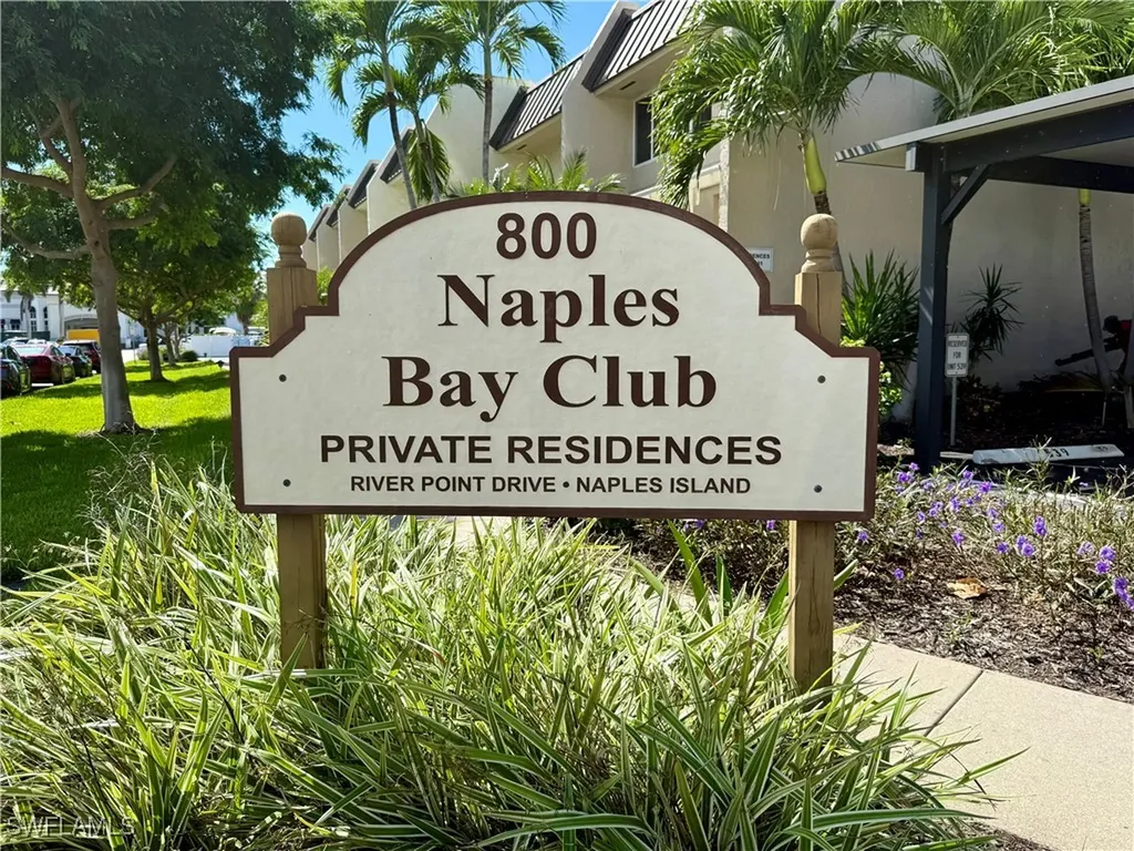 800 River Point Drive Naples FL 34102