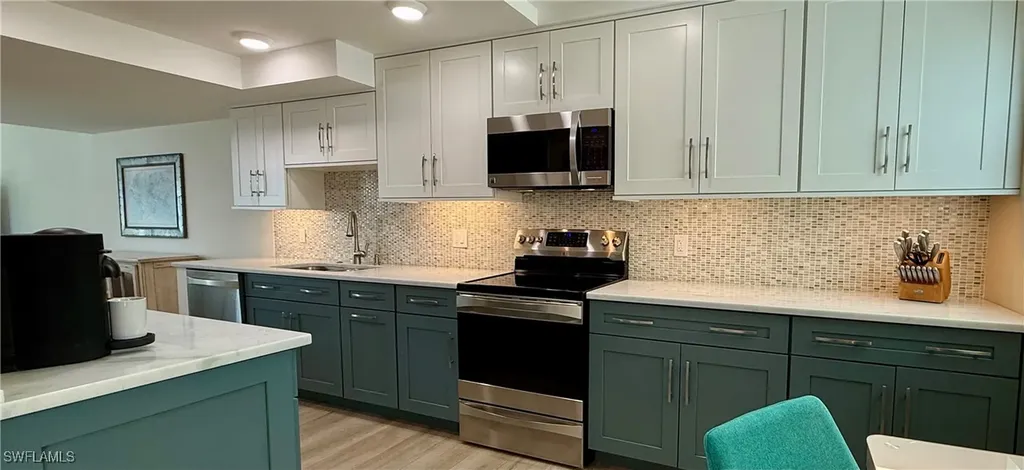 800 River Point Drive Naples FL 34102