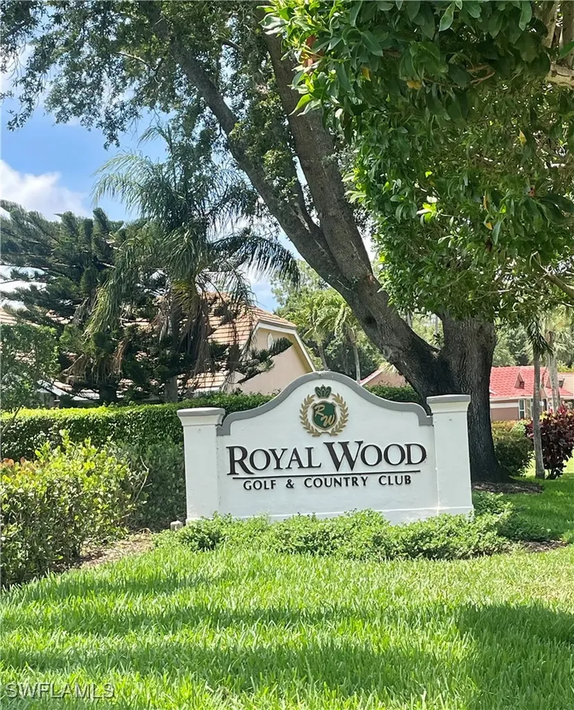 5985 Bloomfield Circle Naples FL 34112