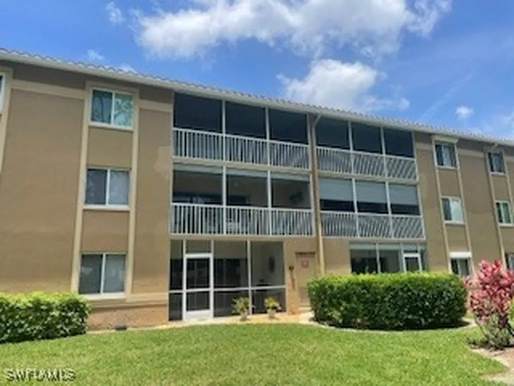 5985 Bloomfield Circle Naples FL 34112