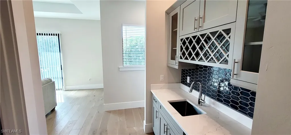 511 91st Avenue N Naples FL 34108