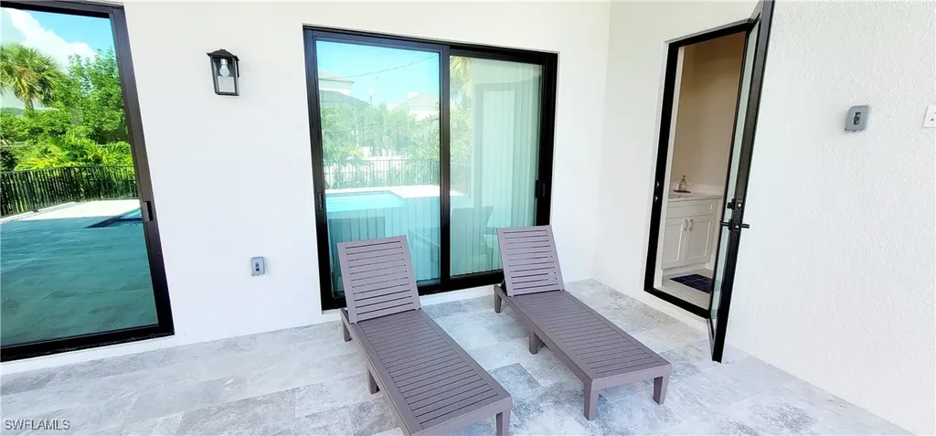 511 91st Avenue N Naples FL 34108